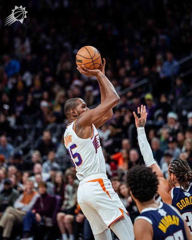 爱游戏-杜兰特回归赛场，高光表现首场状态亮眼，西班牙队观众沸腾！的简单介绍